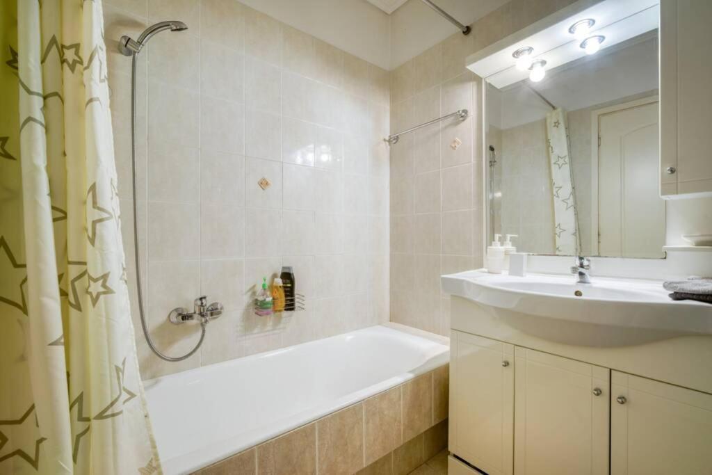 Spacious Family Flat Near Parthenon Free Parking Atena Exterior foto